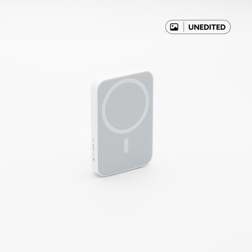 Maglite 5K - 5000 mAh Magnetic Wireless Power Bank - White 